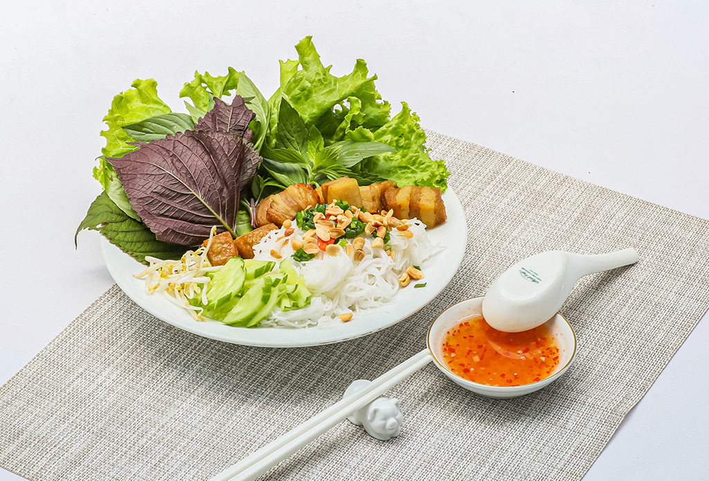 Cách làm bún trộn ba chỉ chay đơn giản